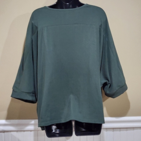 SHEIN Women's Dark Green Oversized Batwing Sleeve Soft Fleece Tee Size Medium - Picture 2 of 7
